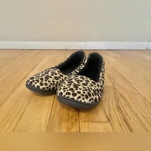 Women’s Cheetah Print Skinnies Foot Coverings Size 7-8